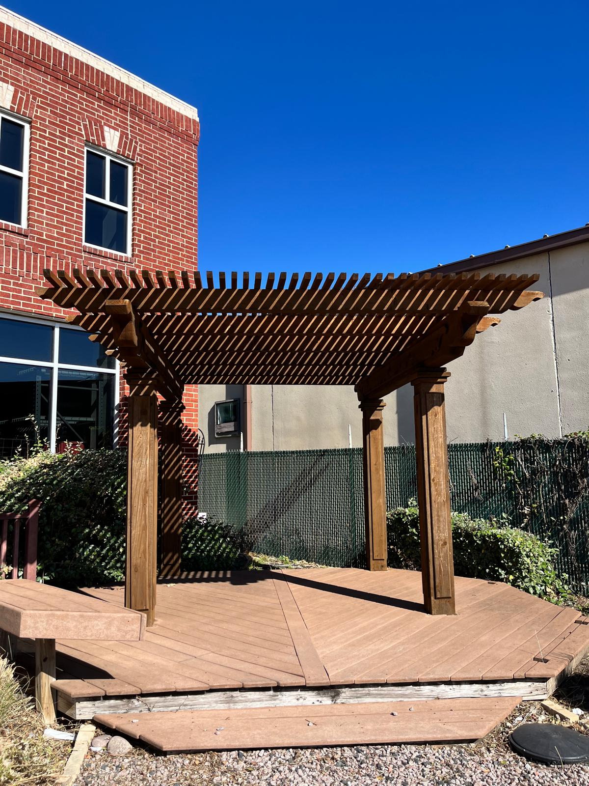 Deck & Outdoor